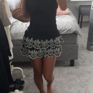 Volangkjol - Jättesnygg volangkjol som tyvärr inte kommer till användning. Knappt använd😊