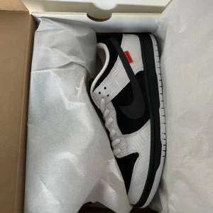 Nike sb dunk TIGHTBOOTH - Storlek 47,5 Skick: Helt nya Pris: 2700kr + frakt