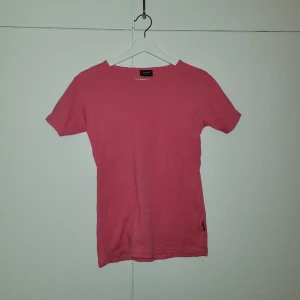 Rosa T-shirt - En ny basic rosa T-shirt.