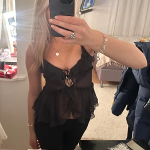 Zara topp - Säljer då den inte kommer till användning!