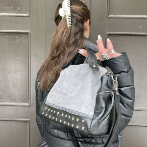 Väska 02 Othilia - Skriv  för frågor eller fler bilder!🤍🌟  Följ oss gärna på Instagram @bellebag_uf