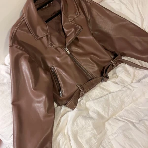 Bianca Ingrosso X Nelly - Oanvänd, nypris 499. Strl 38