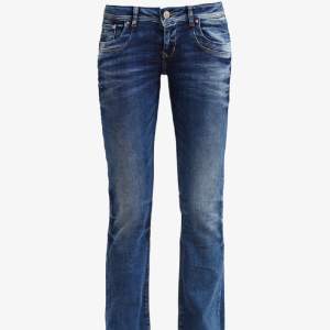 Lågmidjade jeans i märke Ltb beställda från Zalando, dem är i bra skick och endast använda några ggr, köpta för 700 