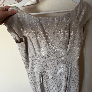 Tiger of Sweden klänning strl M - Storlek M. Använd ett fåtal gånger och i bra skick. Lite äldre modell.