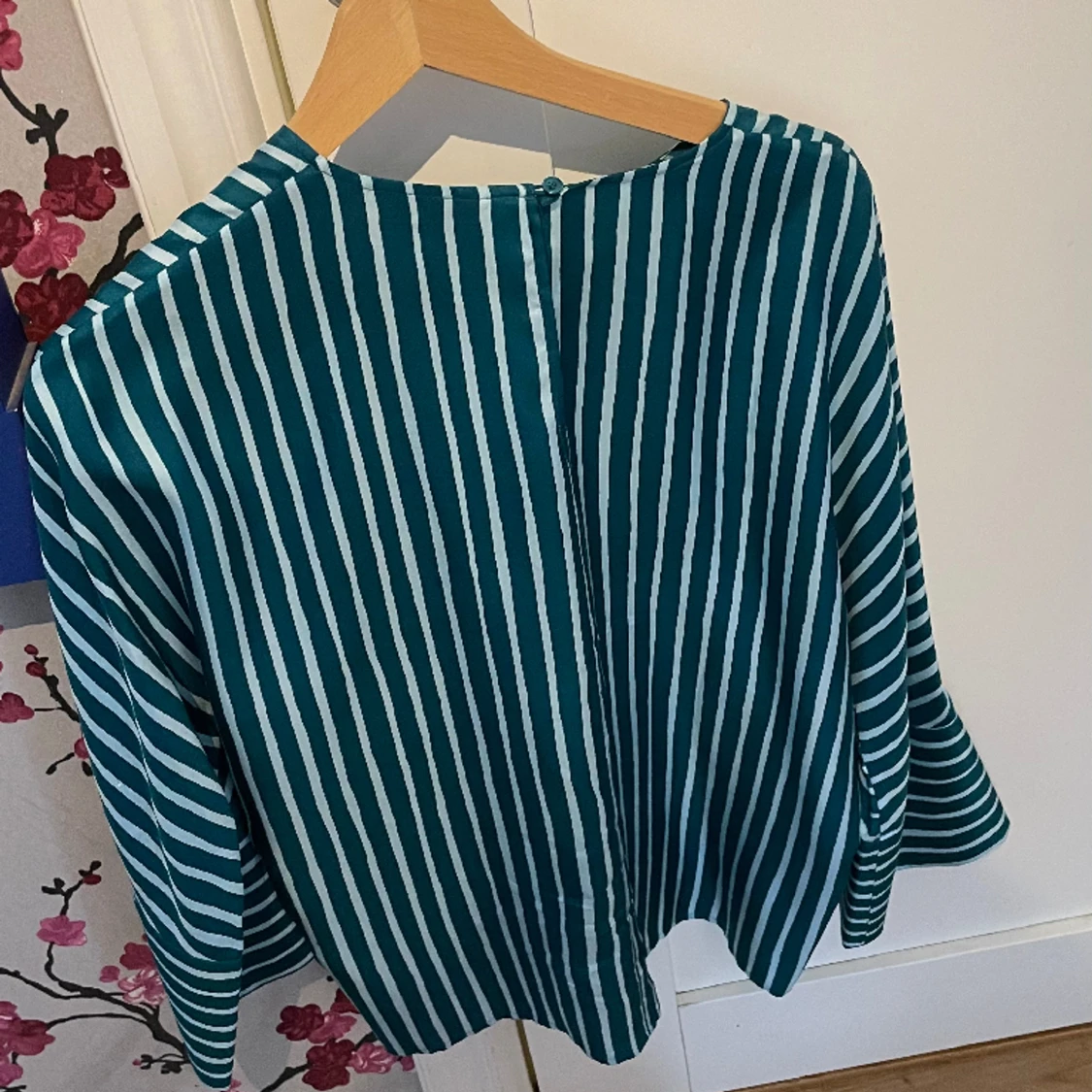 En marimekko blus som köptes för 1700kr men säljer för 600kr - 90