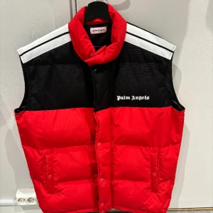 Palm angels väst - Skick: 9/10 Storlek: M