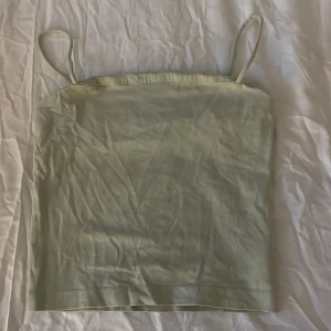 Linne - Ljusgrönt linna från Gina i storlek xs, nyskick 