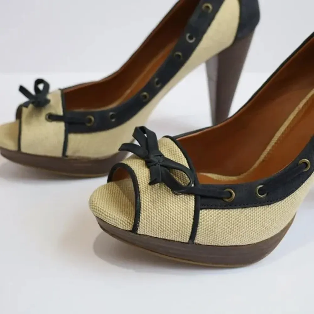 Söta vintage-inspirerade pumps från Zara. Storlek 38 💕. Kengät.