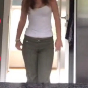 Populära hm jeans - Säljer nu dessa hm jeans! Andra bilden är lånad kom me bud