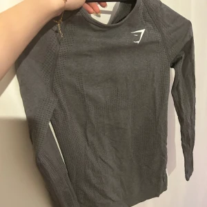 Träningströja gymshark - Helt ny Träningströja från gymshark i storlek S. Köpt för 449kr