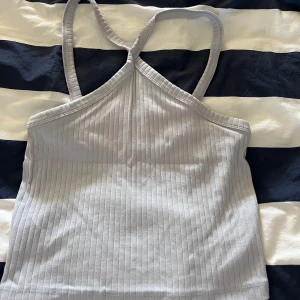 Topp - Gullig ljusblå linnetopp från Gina bra skick