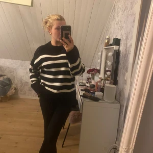 Stickad tröja  - En superfint stickad tröja som inte sticks eller irriterar huden💞