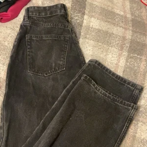 monki jeans - fina och passar nån i längd 160-165