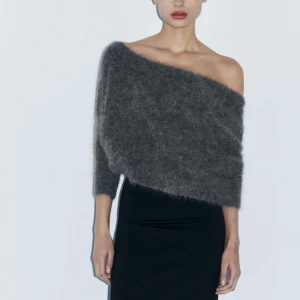 Zara tröja  - En stickad topp fårn zara, aldrig använd!