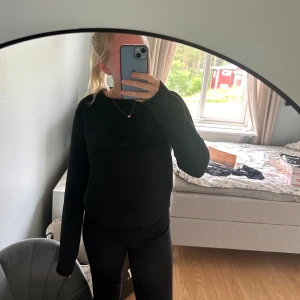 Svart stickad tröja - Svart stickad tröja från Nelly💞 Fint skick, strl S