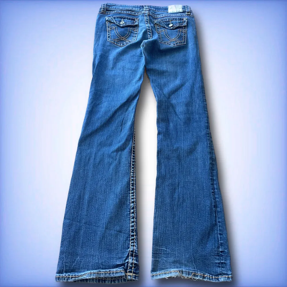 Ett par jätte fina bootcut, LA idol USA jeans  Hör av dig ifall du har frågor!😊. Jeans & Byxor.