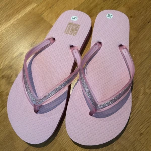 Flip-flops  - Helt nya och super fina🎀