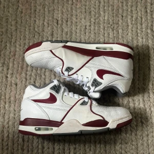 Nike air flight - Nya nike airflight endast testade men för små. Nypris 1699kr 
