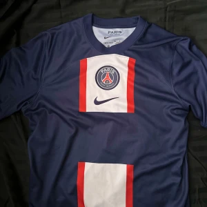 Paris Saint-Germain 2023-2024  - Nu från Stadium o använd 