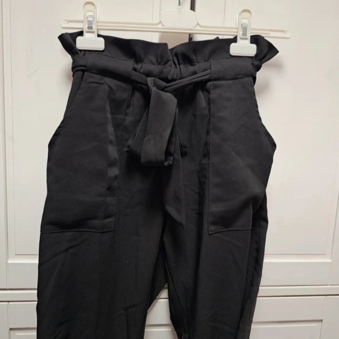 Svarta byxor från Dennis M