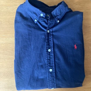 Ralph Lauren Skjort - Storlek L Bra skick  Säljer då jag har en likadan