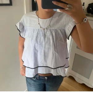 Ljusblå blus - Så söt! Från Zara, storlek S😊
