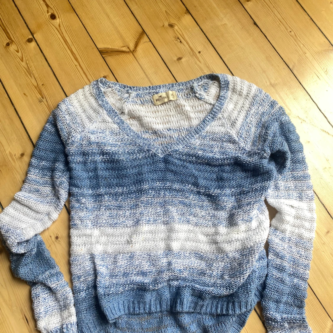 Blå och vit stickad tröja från Hollister - 91