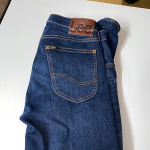 Lee jeans - Säljer ett par snygga och fräscha Lee jeans modell: Luke  storlek:30/30