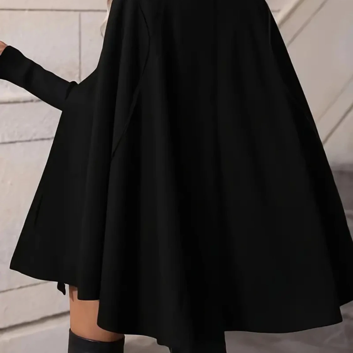 Svart kappa med knappar - 90