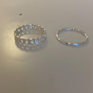 Ringar - Säljer ringar 15 kr styck alla för 100 kr storlek s