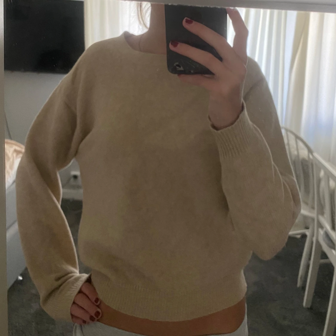 Beige stickad tröja 