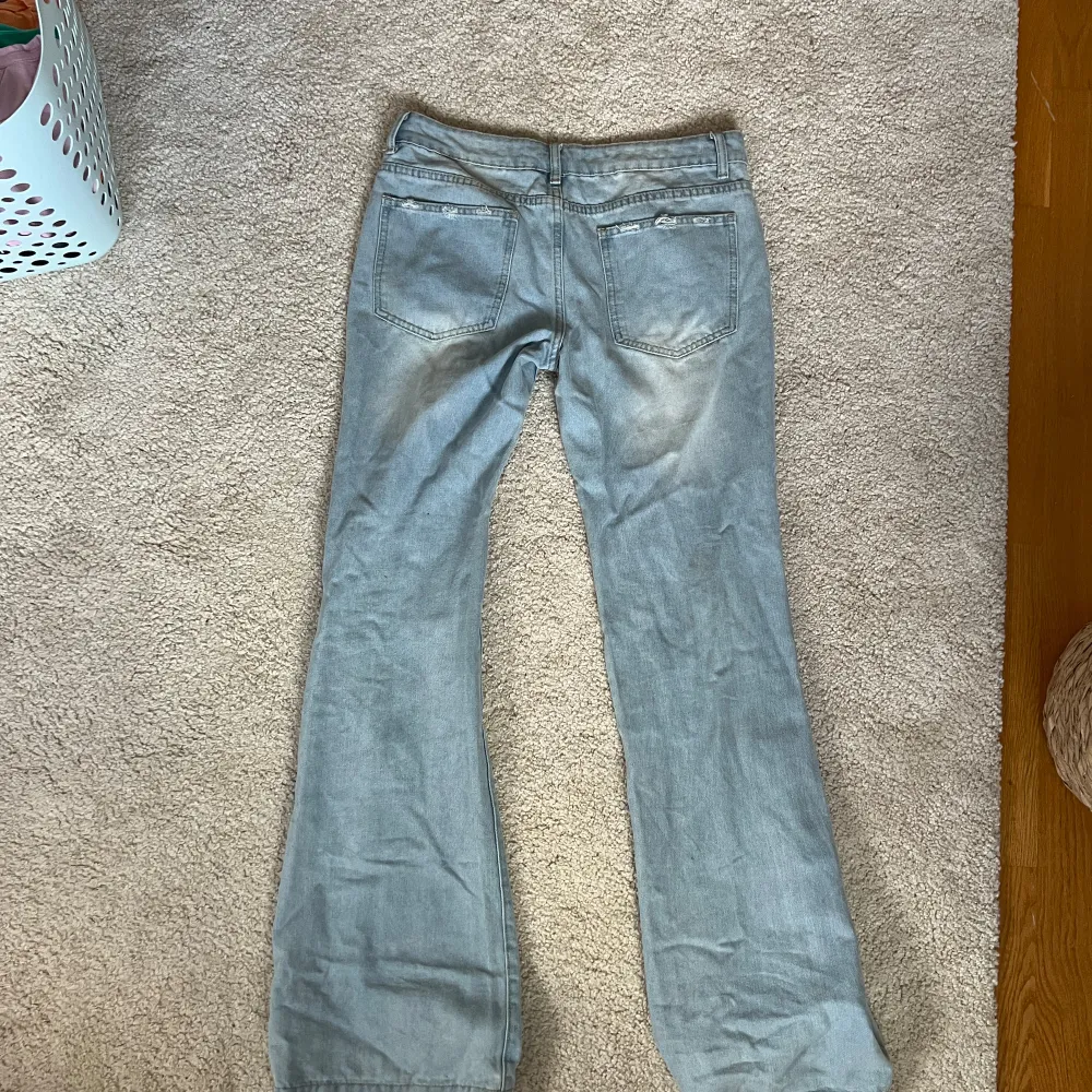  :) size 29 mått /höjd:107 ,midja:74 ,höftstorlek:90  ,lår :55 . Jeans & Byxor.