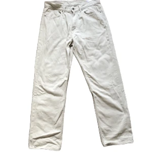 Vailent baggy jeans - Snygga valient jeans som inte används längre, inga fläckar och skulle säga så gott som nya skriv vid frågor
