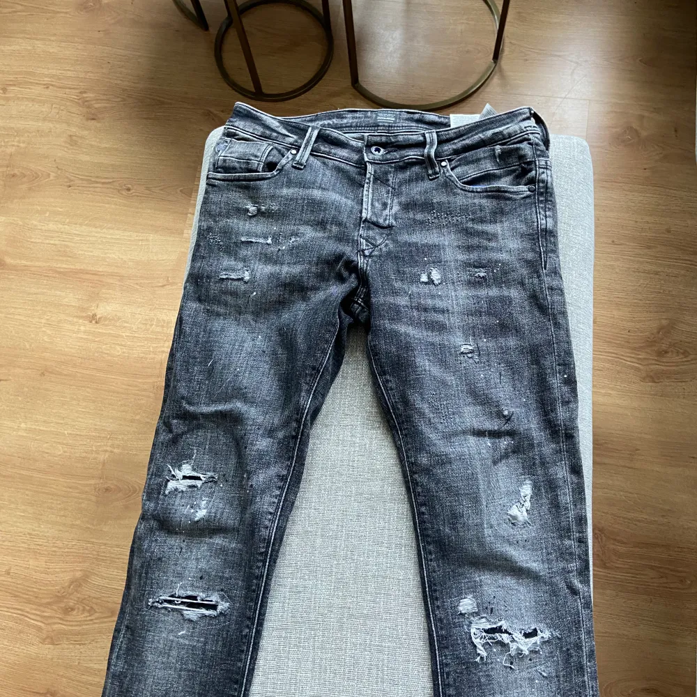 Jack n Jones Slim fit Köpt för 800kr Aldrig använd. Jeans & Byxor.