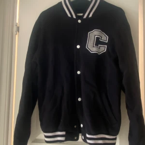 College jacka  - Basic cool college jacka köpt second hand ! 