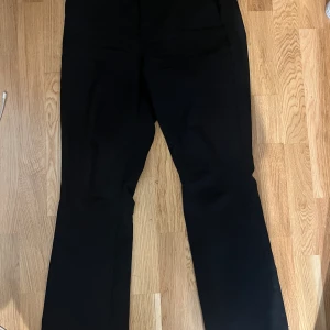 Bikbok kostymbyxor  - Köpta på Vinted bra skick säljer pga för stora 