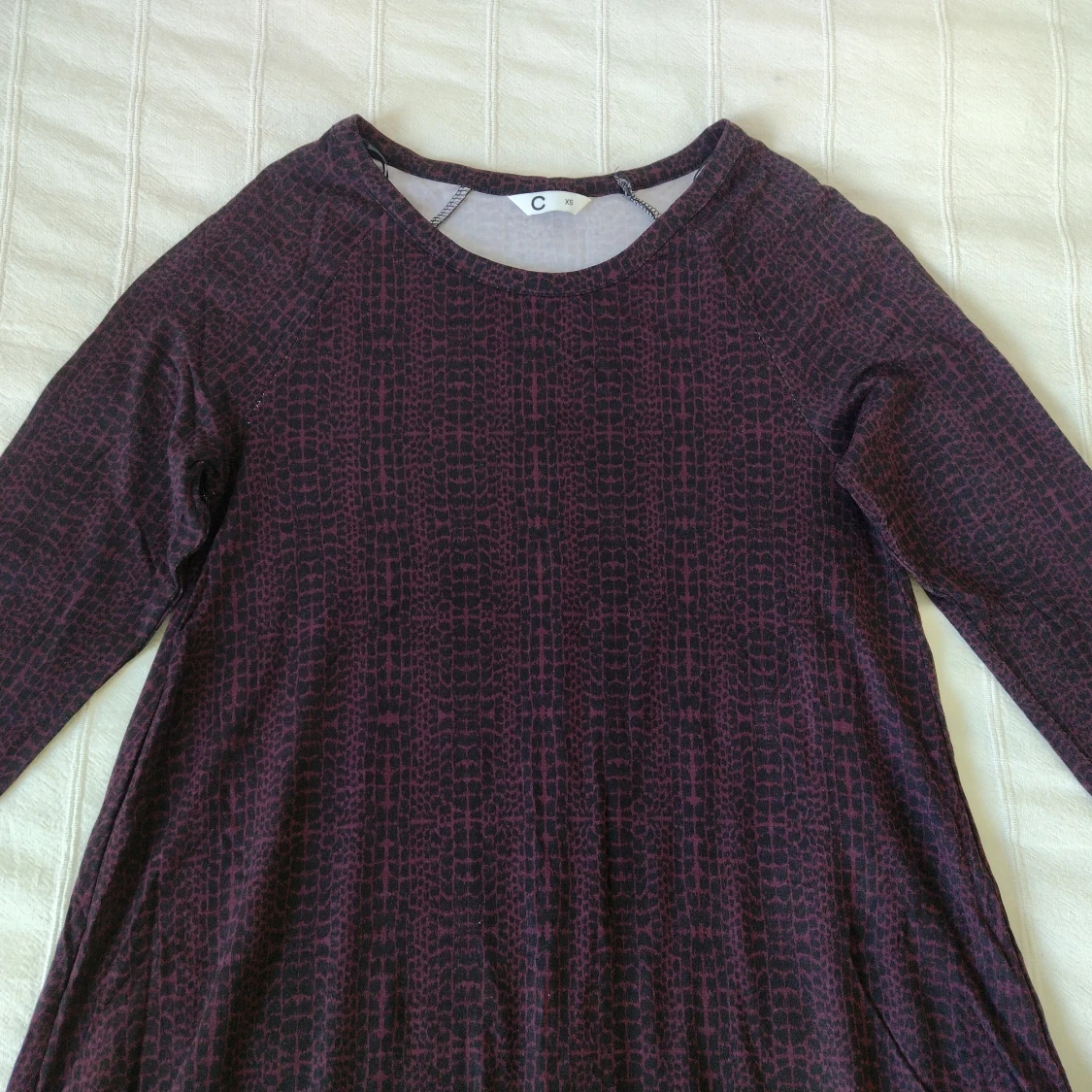 Mönstrad lila/svart klänning, storlek XS - 91