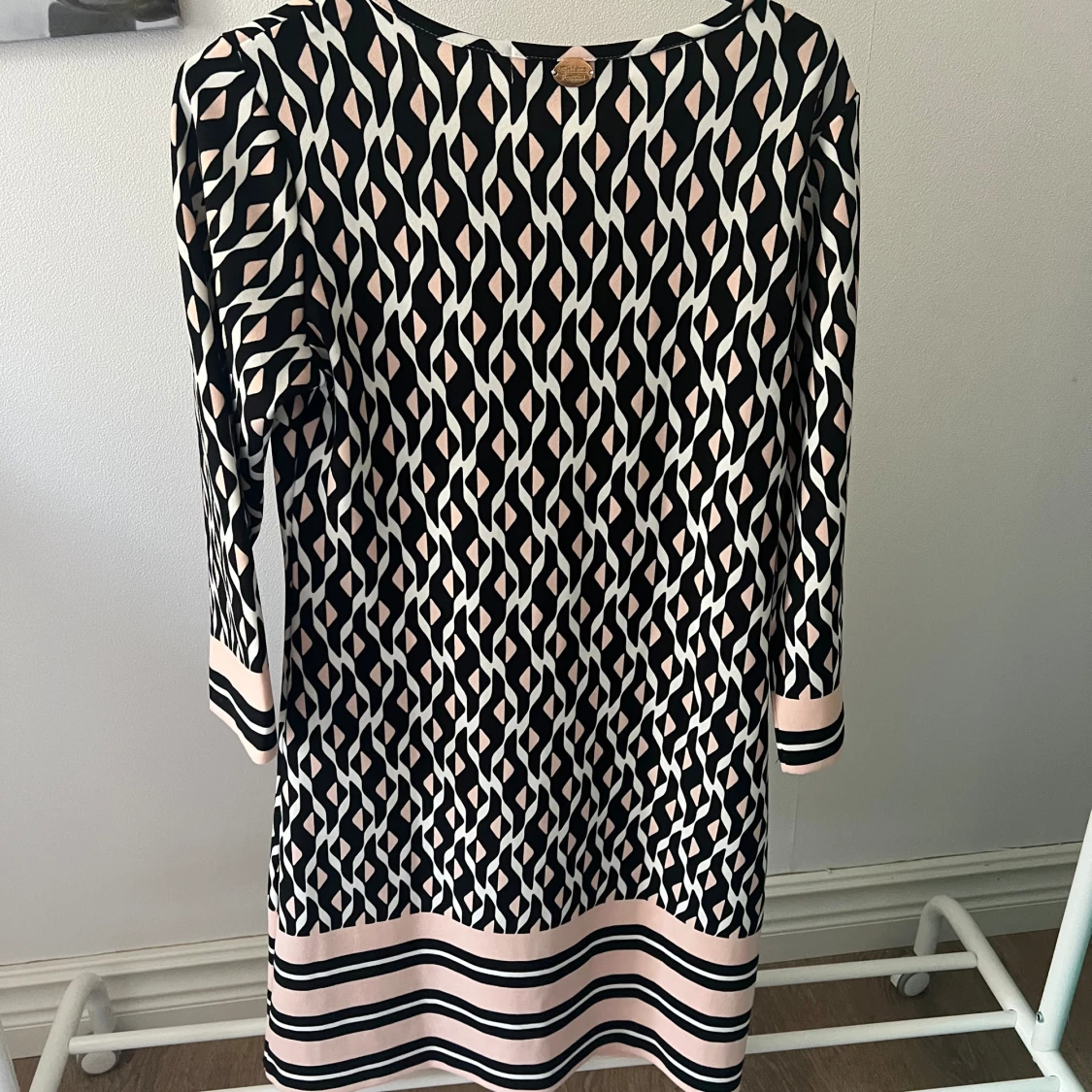 klänning🩷🖤🤍 - 90