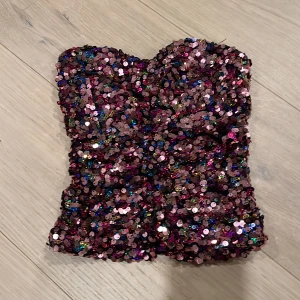 Topp - Säljer min jätte fina topp från Zara, då den inte kommer till andväning