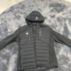 Sail racing Hybrid jacka - Sail racing hybrid jacka nypris (3300) Perfekt för våren