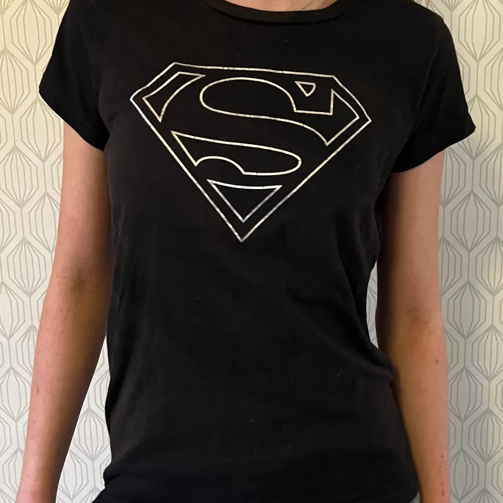 Cool SUPERMAN t-shirt i bra skick. T-shirts.