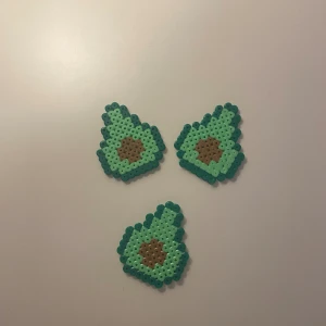 Avokado pärlplattor  - 5kr st 