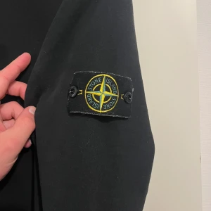 Stone Island tröja - Använd 3-4 gånger, för liten för mig! Köpt på NK
