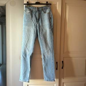Nya oanvända jeans i storlek 26/32🌸