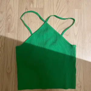 Grönt kort linne som jag använt några gånger men har inga fläckar/skavanker💕