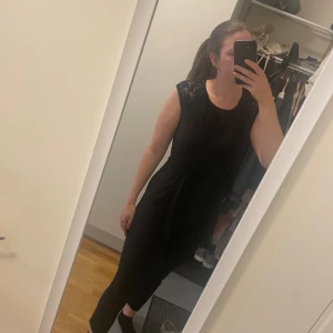Byxdress - Fin byxdress Använd fåtal gånger 
