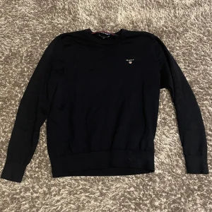 Gant Sweatshirt Blå - Säljer min gant tröja för jag aldrig använder den och den är för liten för mig, hör av dig om du är intresserad