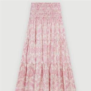 Söker en rosa lång maje kjol i storlek 34 eller 36 med prislappen på. Kan betala 1500-1600 kr ❤️