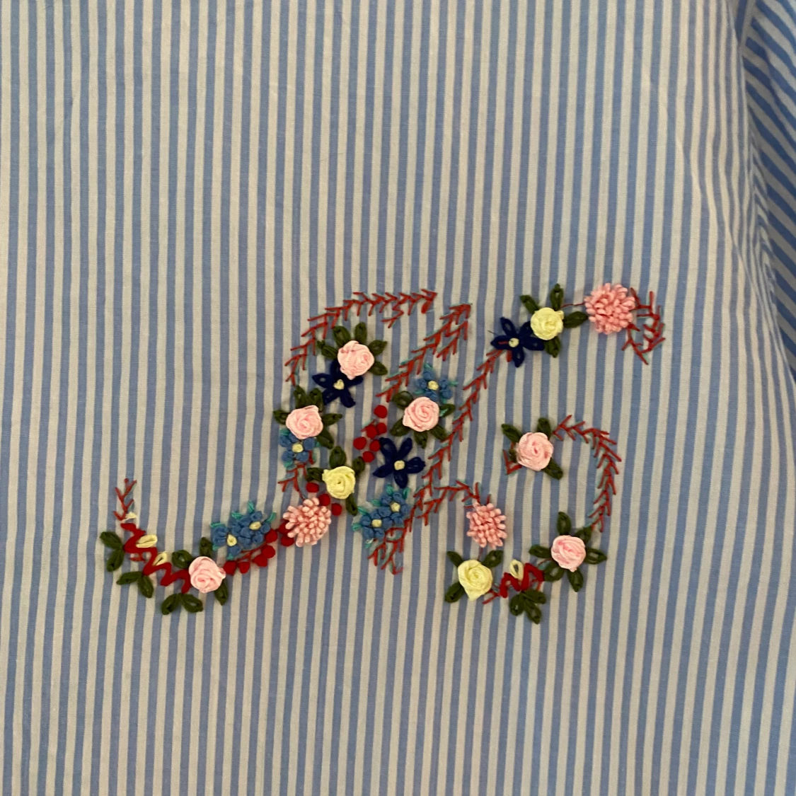 Blå och vit randig blus från Manoush i strl 42 i nyskick - 90