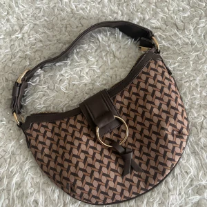 Väska - Helt ny väska 